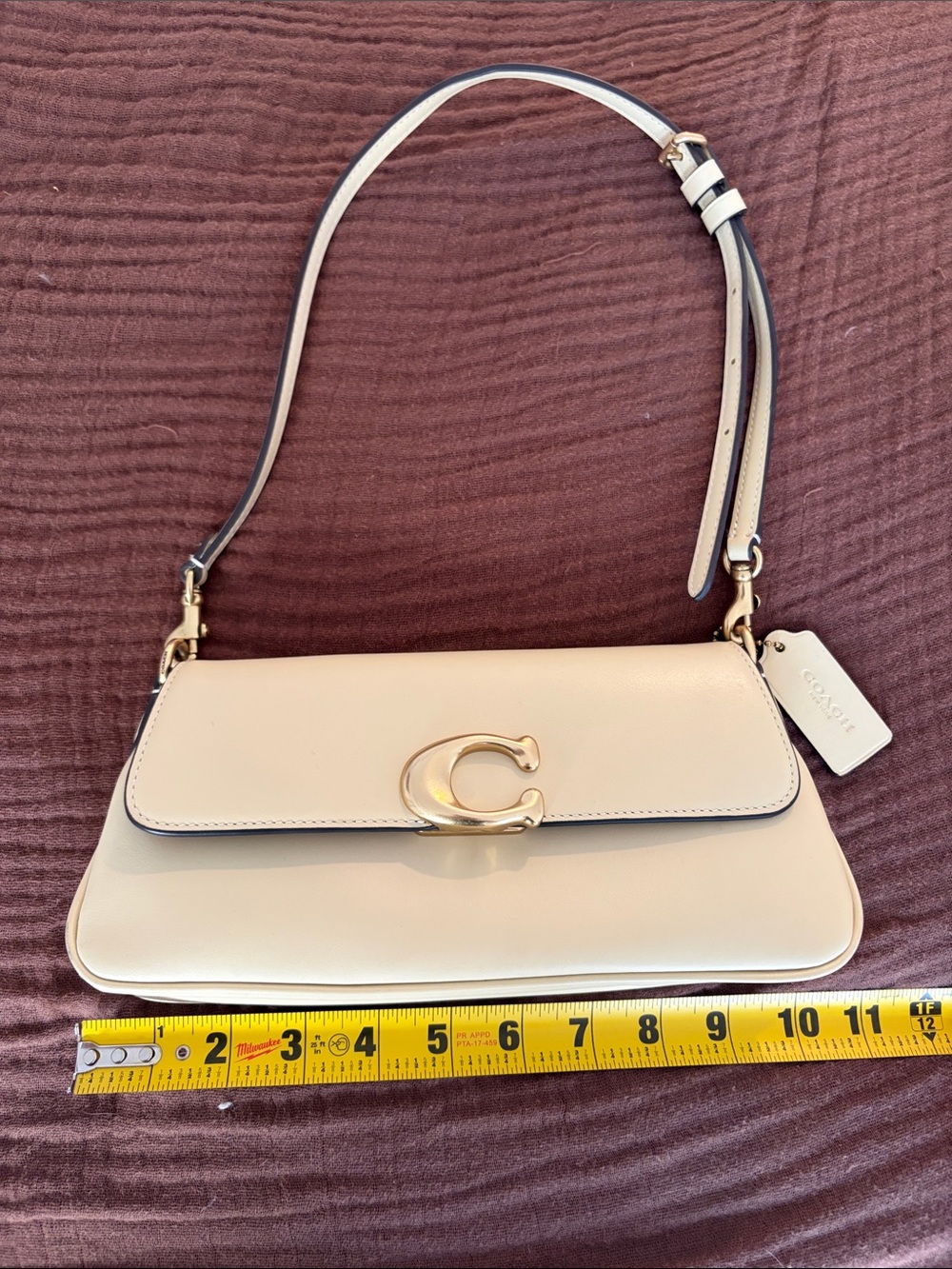 Coach Cream Baguette ‘Jet’ Shoulder Bag - Picture 10 of 11